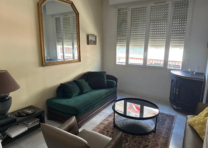 Caffarelli Νίκαια